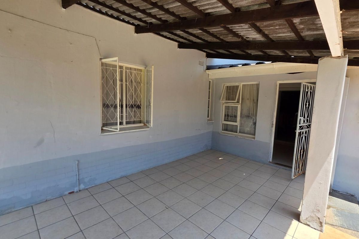 Four bedroom home for sale in Uvongo, Margate, KwaZulu Natal - Photo 4