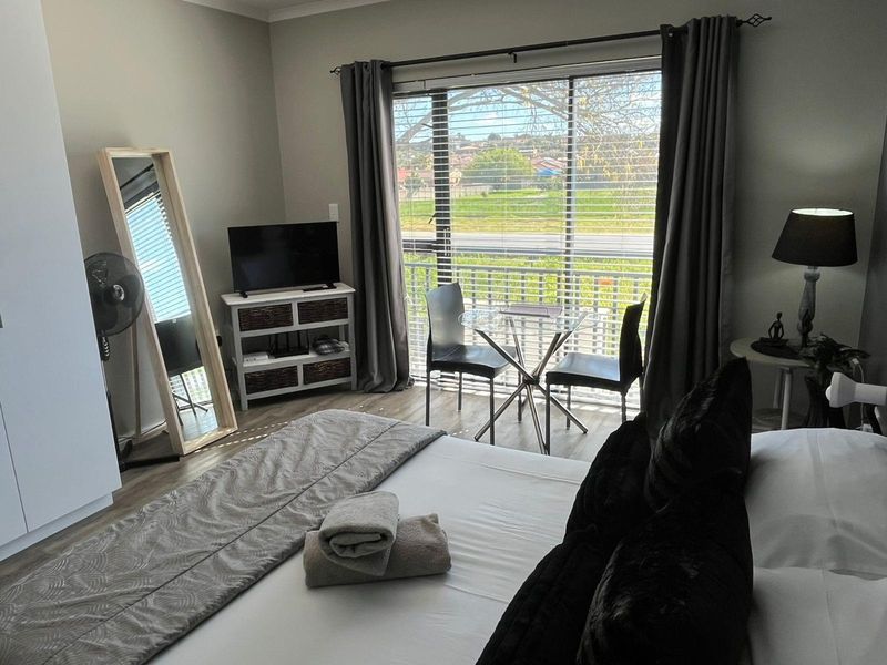 Azura Sleep Cederberg Haasendal - Fully Furnished Self-Catering Studio - Photo 5