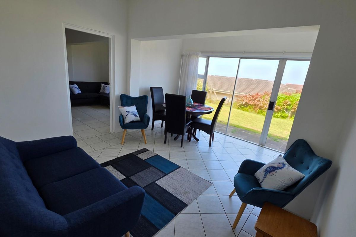 Lovely 2 bedroom, 1 bathroom apartment within walking distance of the beach! - Photo 4