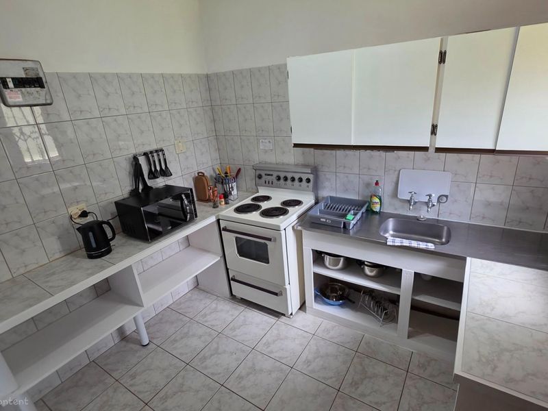 Lovely 2 bedroom, 1 bathroom apartment within walking distance of the beach! - Photo 7