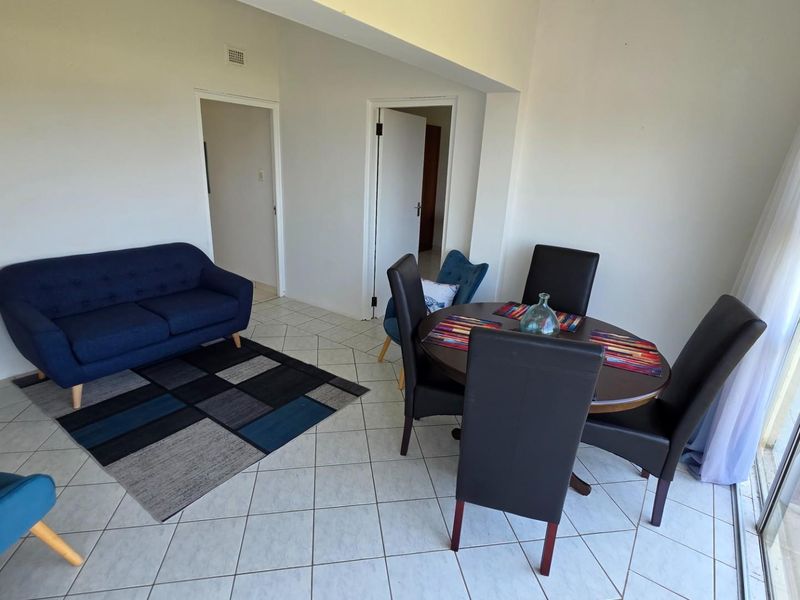 Lovely 2 bedroom, 1 bathroom apartment within walking distance of the beach! - Photo 5