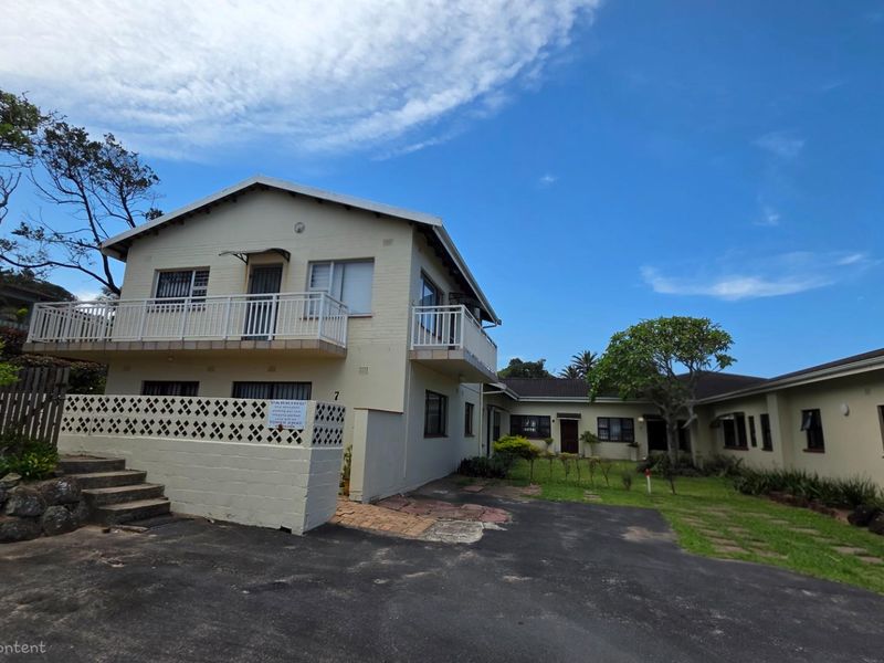 Lovely 2 bedroom, 1 bathroom apartment within walking distance of the beach! - Photo 2