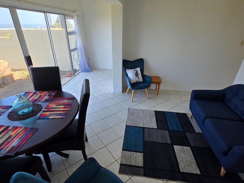 Lovely 2 bedroom, 1 bathroom apartment within walking distance of the beach! - Photo 3