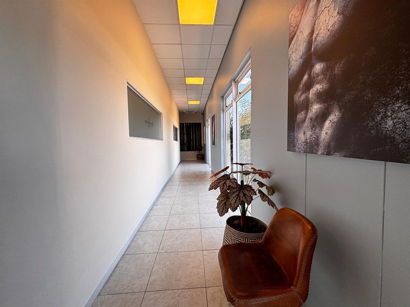 Helath/ medical Office To Rent in Milnerton - Photo 6