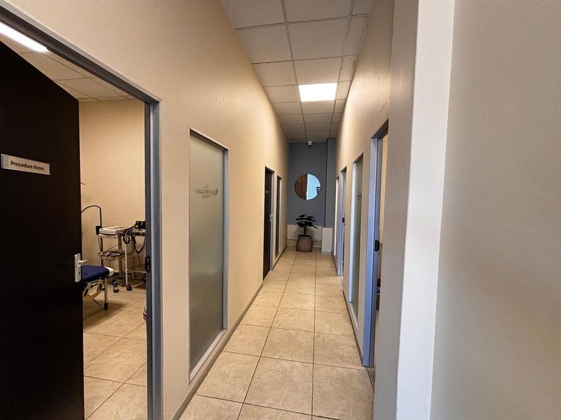 Helath/ medical Office To Rent in Milnerton - Photo 4