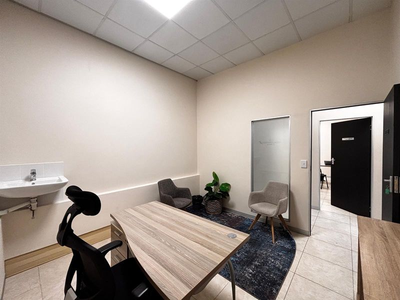 Helath/ medical Office To Rent in Milnerton - Photo 3