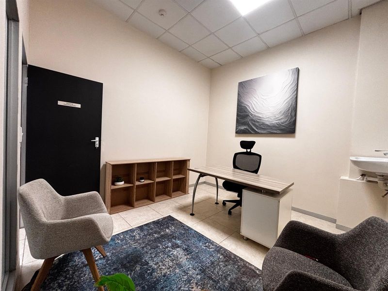 Helath/ medical Office To Rent in Milnerton - Photo 2