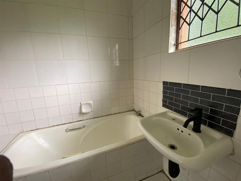 Reduced!!! House For Sale in Kwandengezi, Pinetown, KwaZulu Natal - Photo 9