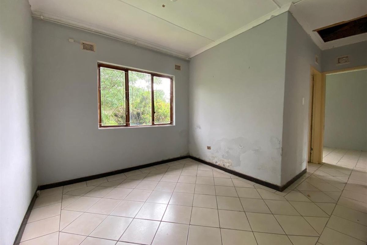 Reduced!!! House For Sale in Kwandengezi, Pinetown, KwaZulu Natal - Photo 4