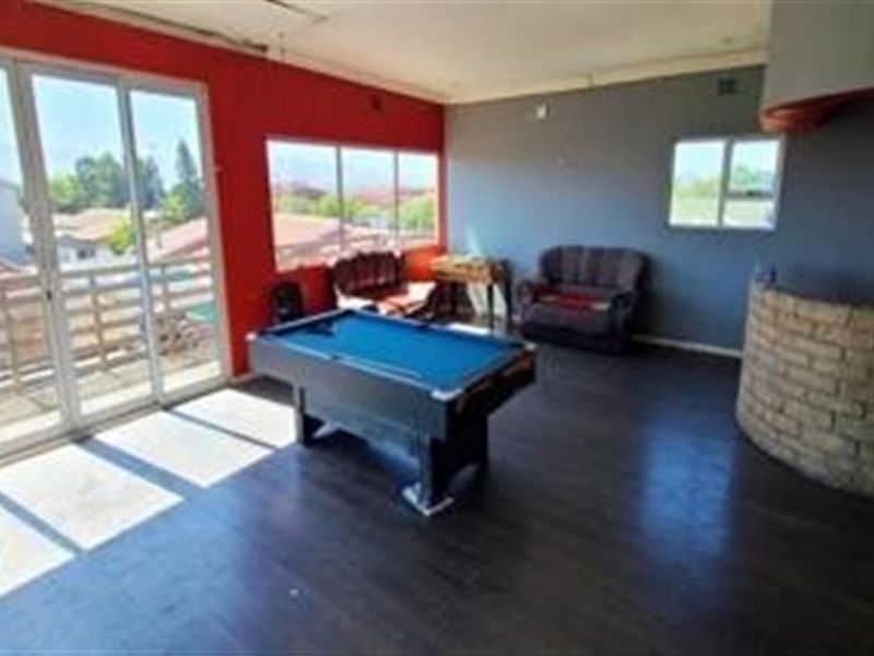 5 Bedroom house for sale in Malibu Village - Photo 7