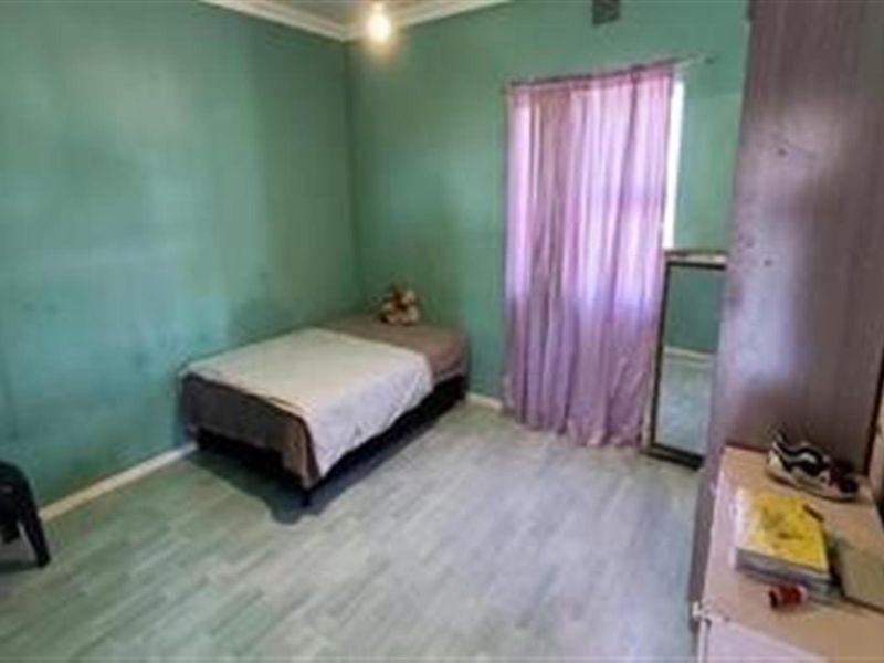 5 Bedroom house for sale in Malibu Village - Photo 9