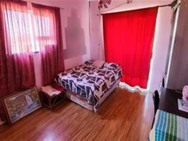 5 Bedroom house for sale in Malibu Village - Photo 10