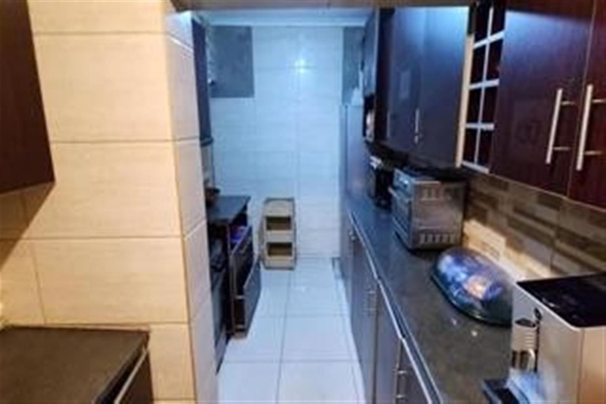 5 Bedroom house for sale in Malibu Village - Photo 3