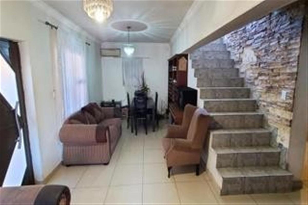 5 Bedroom house for sale in Malibu Village - Photo 5