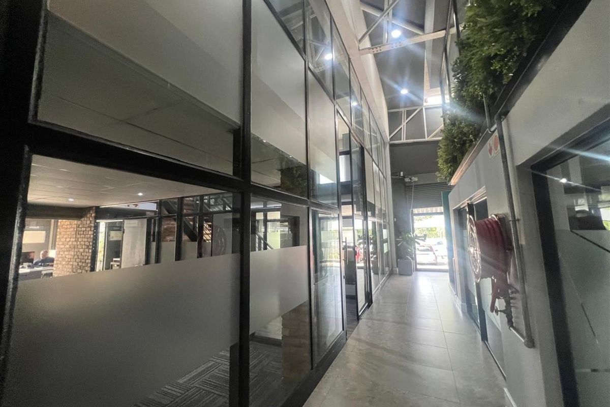 Fully Furnished Office To Rent in Kyalami AH, Midrand - Photo 3
