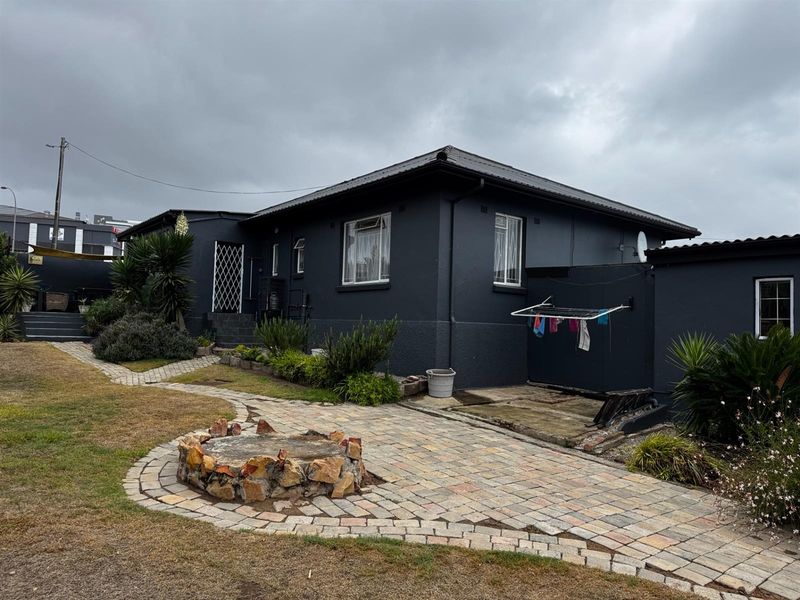 House For Sale in Mossel Bay Central, Mossel Bay - Photo 6