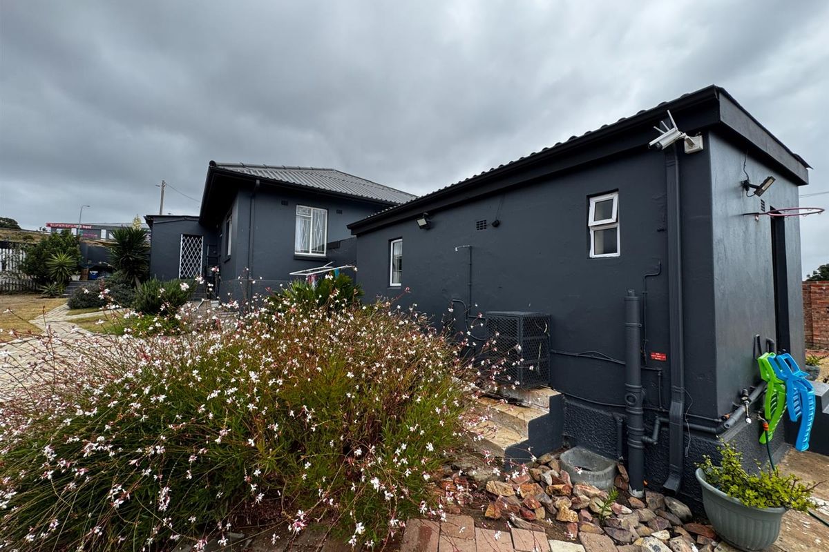 House For Sale in Mossel Bay Central, Mossel Bay - Photo 5
