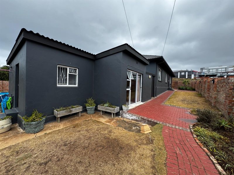 House For Sale in Mossel Bay Central, Mossel Bay - Photo 2
