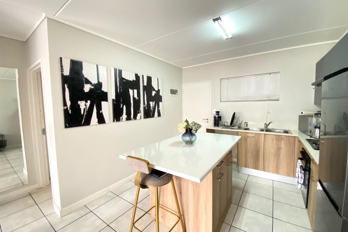 Apartment For Sale in Linbro Park, Sandton - Photo 2