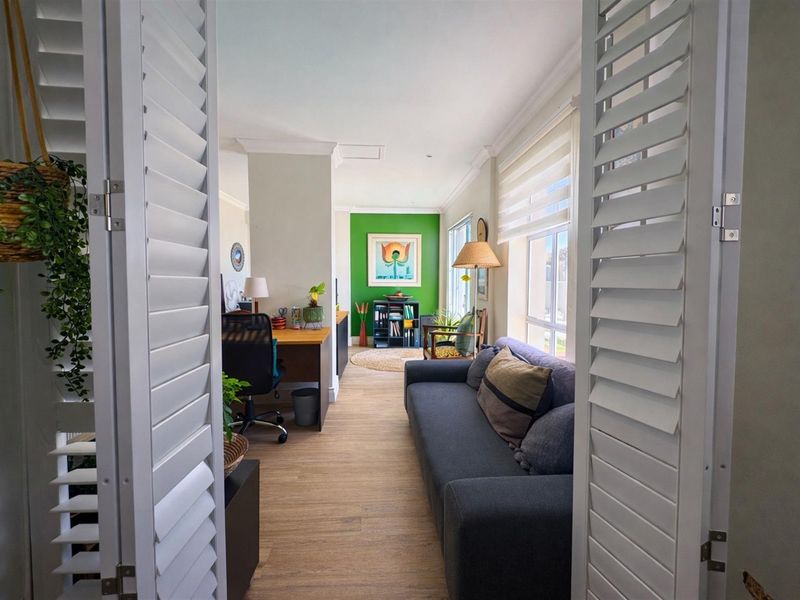 4 Bedroom Luxury House For Sale in Simons Kloof. - Photo 10