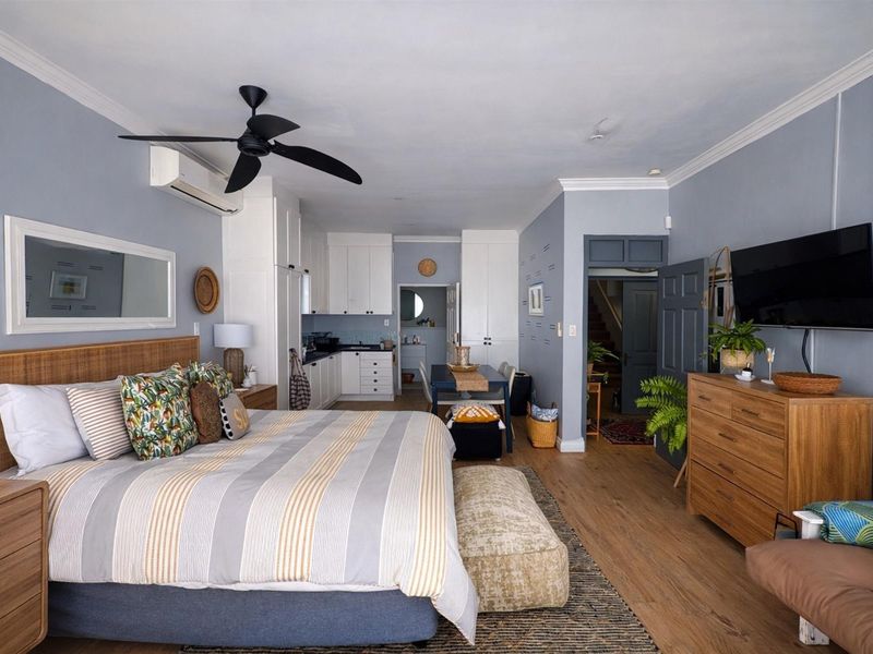 4 Bedroom Luxury House For Sale in Simons Kloof. - Photo 8