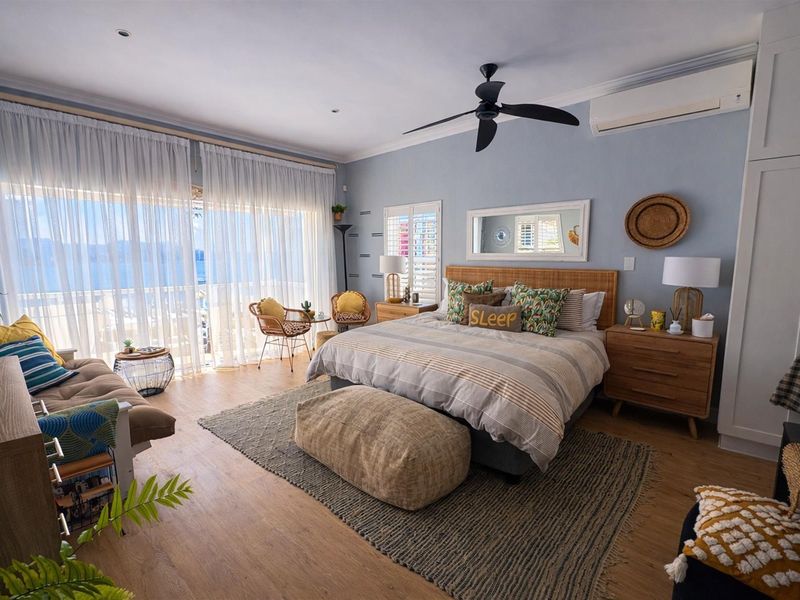 4 Bedroom Luxury House For Sale in Simons Kloof. - Photo 6