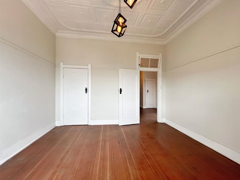 Penthouse apartment in Heritage building - Photo 7