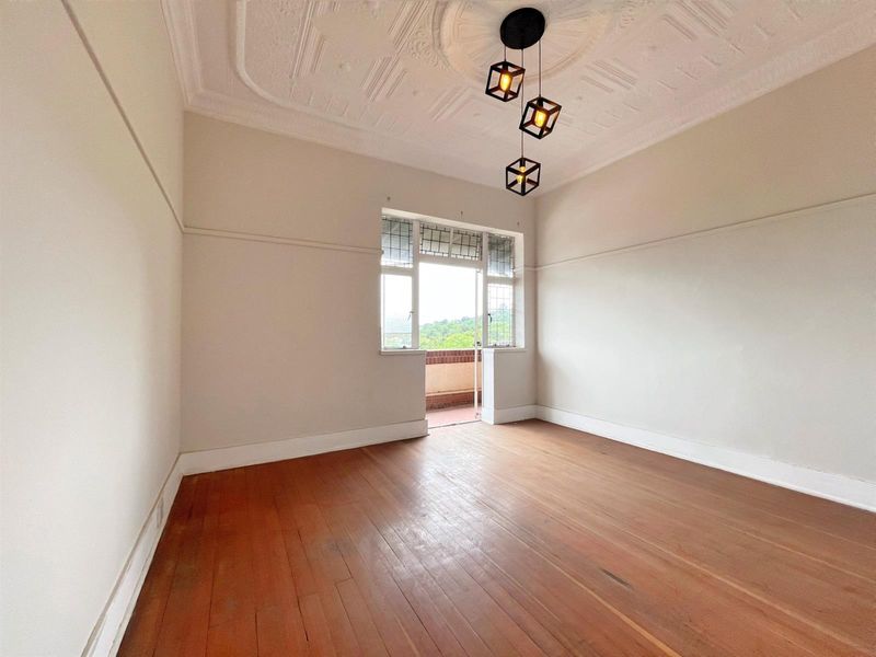 Penthouse apartment in Heritage building - Photo 6