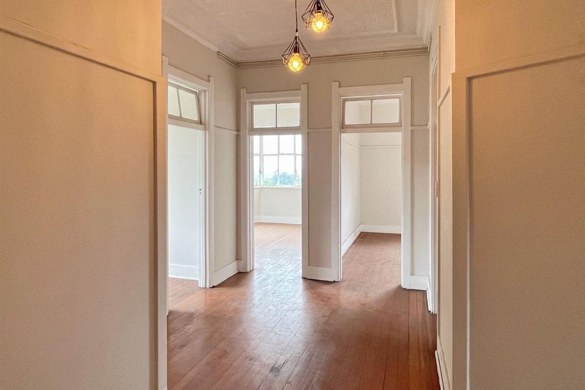 Penthouse apartment in Heritage building - Photo 3