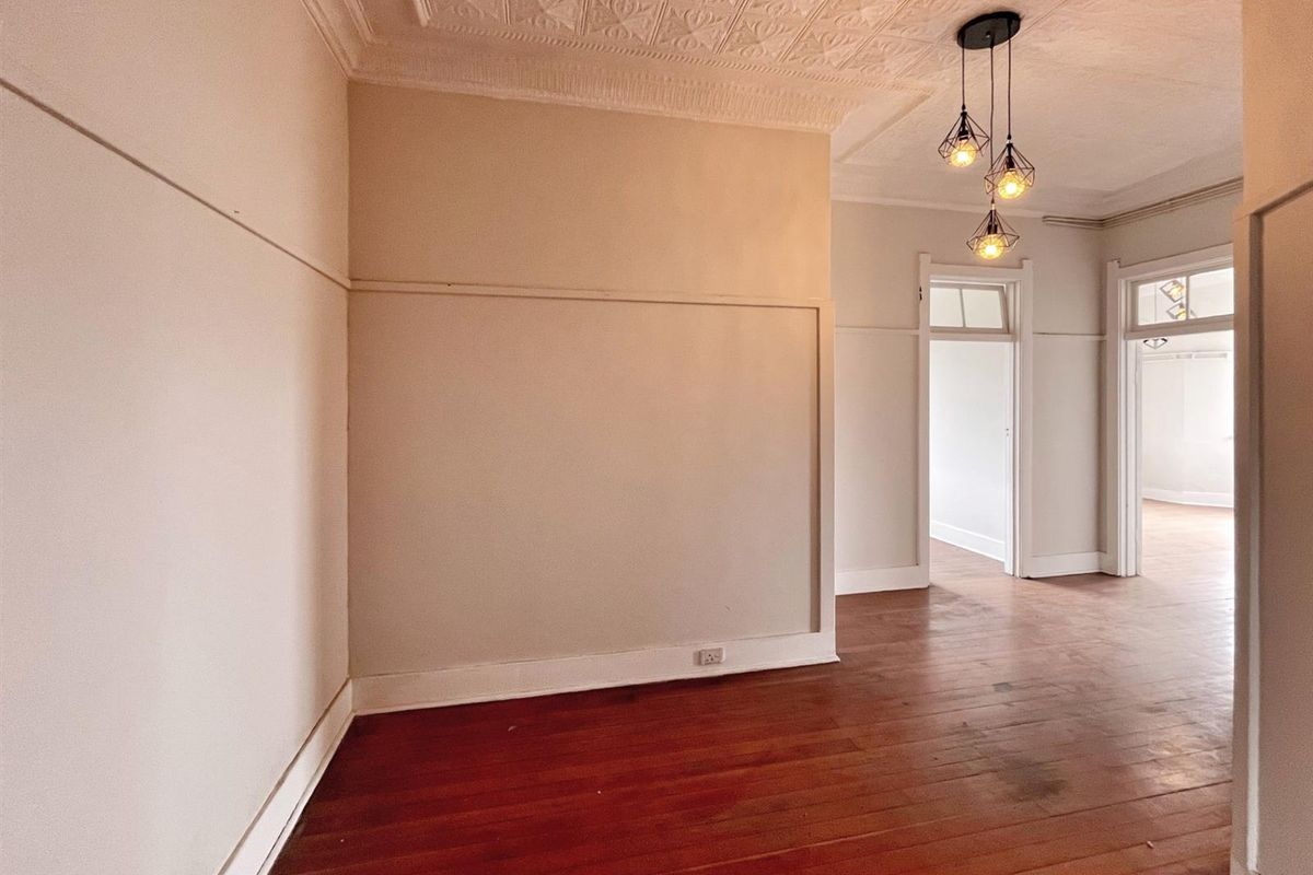 Penthouse apartment in Heritage building - Photo 2