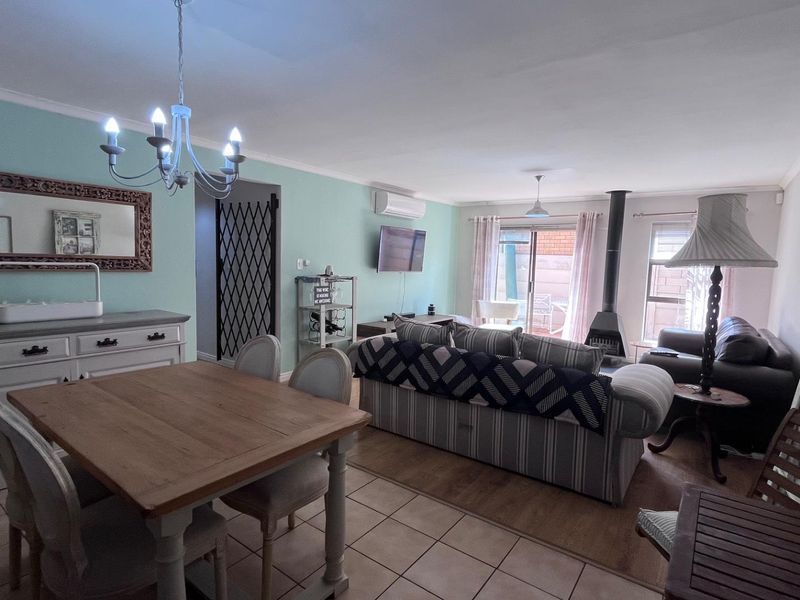 Priced to Sell! Neat 3-Bedroom Townhouse in Quiet Cul-de-Sac - Sonstraal Heights - Photo 2
