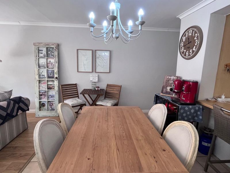 Priced to Sell! Neat 3-Bedroom Townhouse in Quiet Cul-de-Sac - Sonstraal Heights - Photo 4
