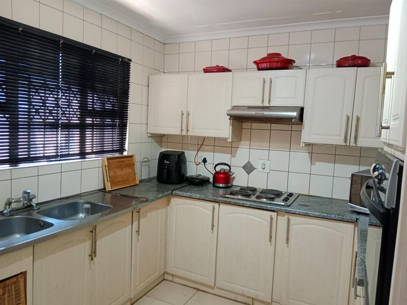 House For Sale in Newlands West, KwaZulu Natal - Photo 8