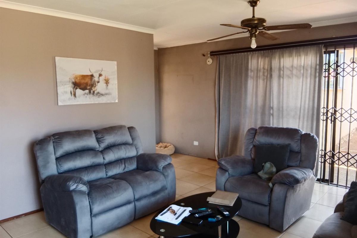 House For Sale in Newlands West, KwaZulu Natal - Photo 4