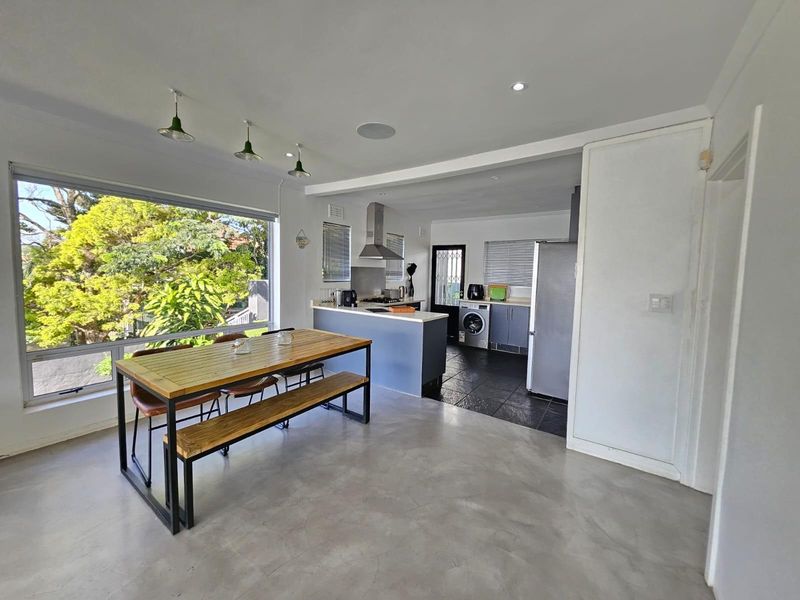 Stunning Multi-Level 4-Bedroom Home with Harbour Views - Upper Glenwood For Sale - Photo 4