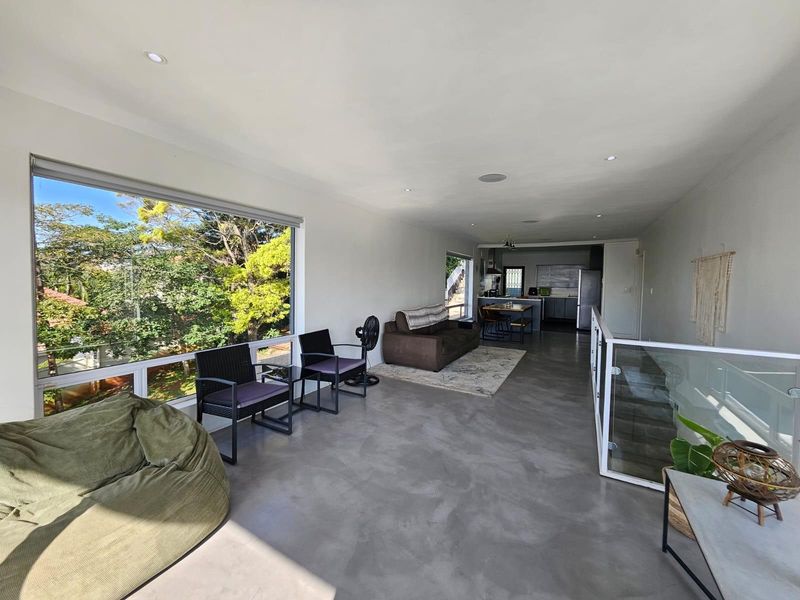 Stunning Multi-Level 4-Bedroom Home with Harbour Views - Upper Glenwood For Sale - Photo 3