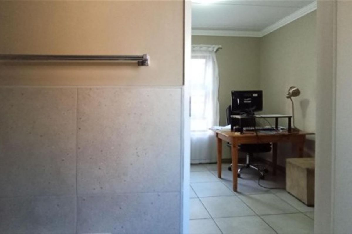 2 Bed Apartment For Sale in Amberfield, Centurion - Photo 4