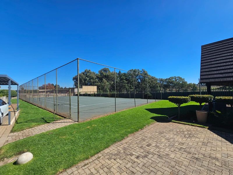 Townhouse To Rent in Glen Marais Kempton Park Gauteng - Photo 6
