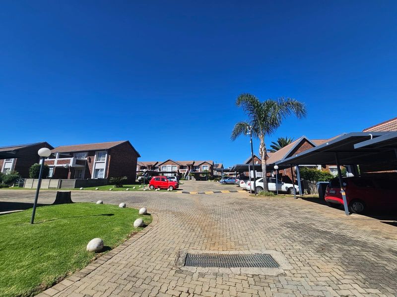 Townhouse To Rent in Glen Marais Kempton Park Gauteng - Photo 8