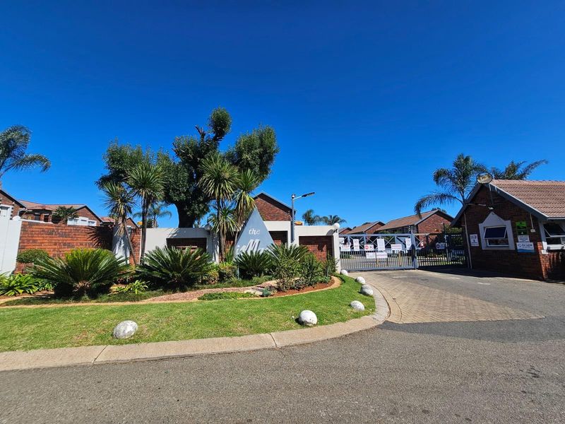 Townhouse To Rent in Glen Marais Kempton Park Gauteng - Photo 2