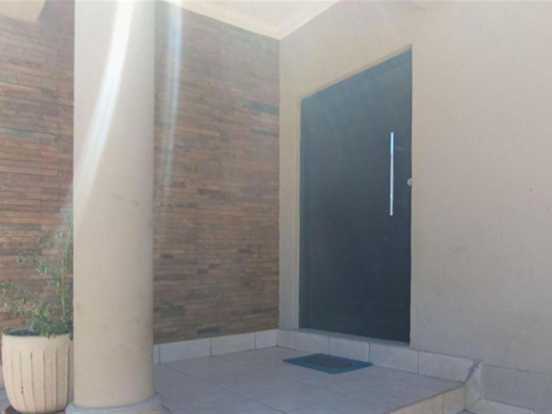 4 Bed House For Sale in Amberfield Valley, Centurion - Photo 4