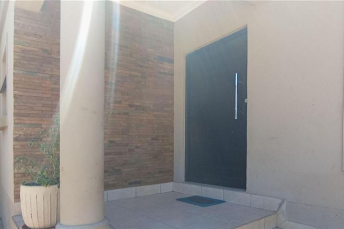 4 Bed House For Sale in Amberfield Valley, Centurion - Photo 4