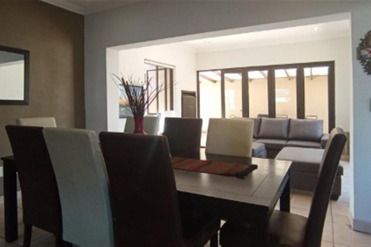 4 Bed House For Sale in Amberfield Valley, Centurion - Photo 5