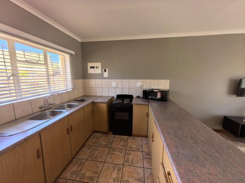 Cozy, Safe Living Near North Cape Mall for First Time Buyers Or Looking to Scale Down - Photo 4