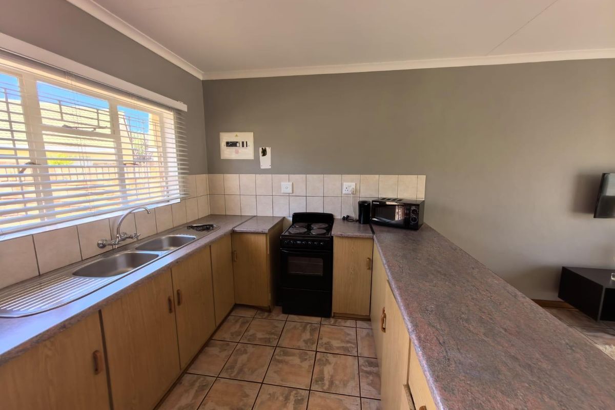 Cozy, Safe Living Near North Cape Mall for First Time Buyers Or Looking to Scale Down - Photo 4