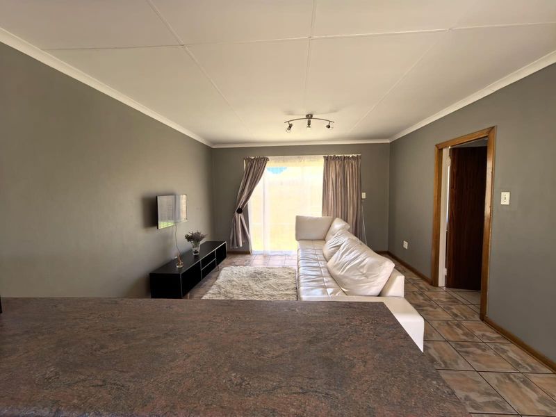 Cozy, Safe Living Near North Cape Mall for First Time Buyers Or Looking to Scale Down - Photo 3