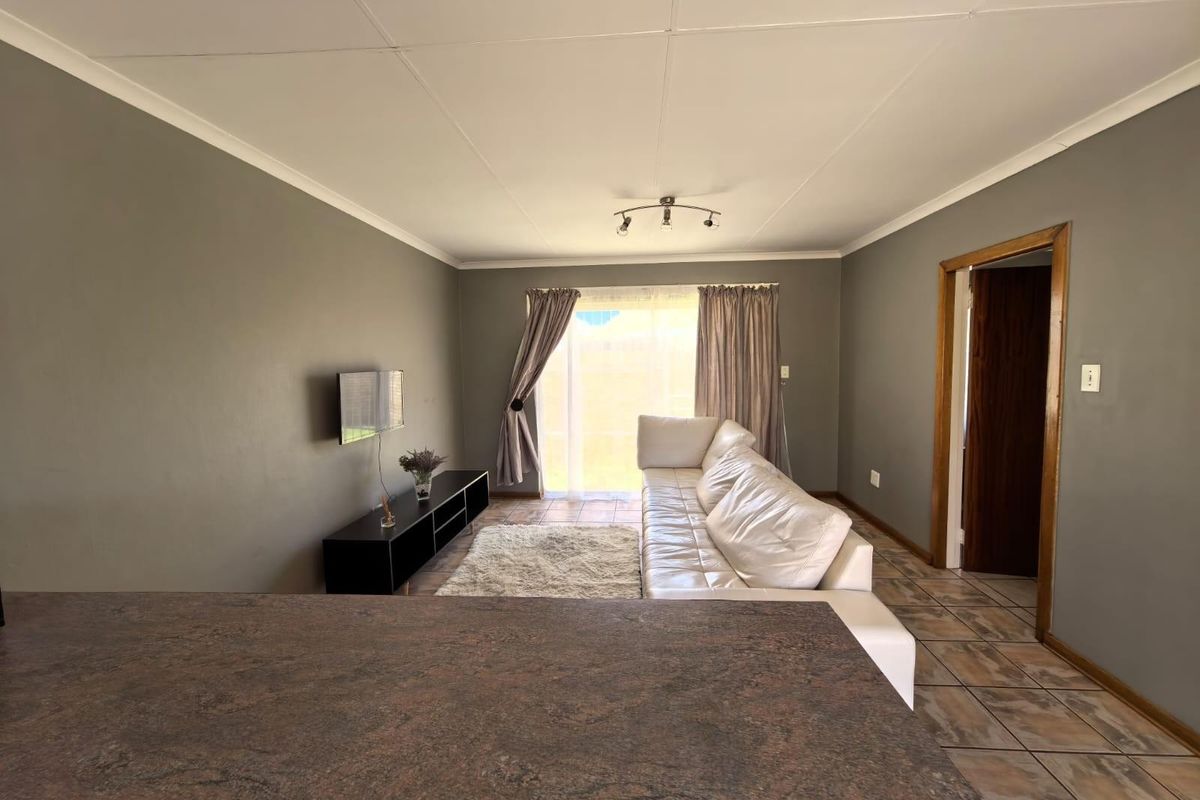 Cozy, Safe Living Near North Cape Mall for First Time Buyers Or Looking to Scale Down - Photo 3