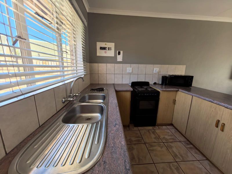 Cozy, Safe Living Near North Cape Mall for First Time Buyers Or Looking to Scale Down - Photo 5