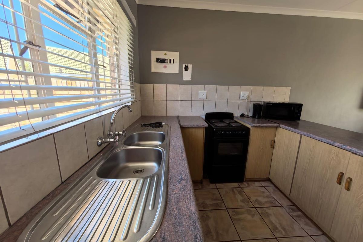 Cozy, Safe Living Near North Cape Mall for First Time Buyers Or Looking to Scale Down - Photo 5