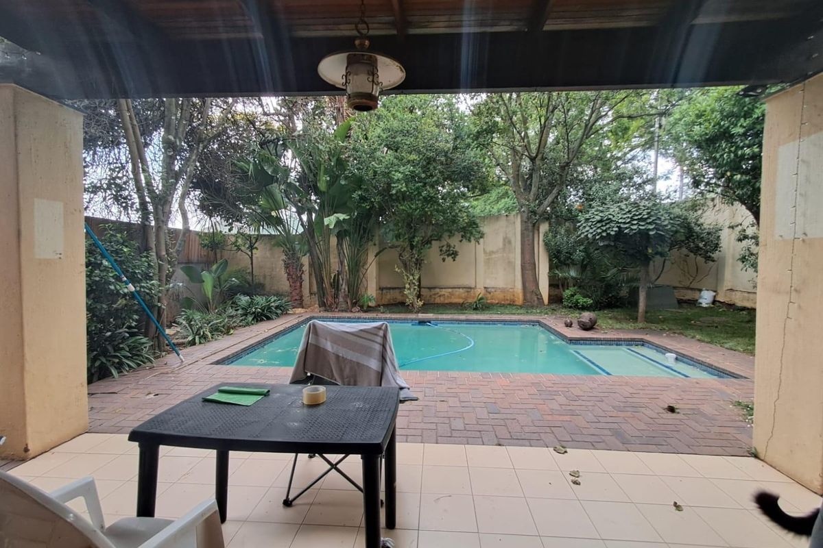House For Sale in Orange Grove, Johannesburg - Photo 3